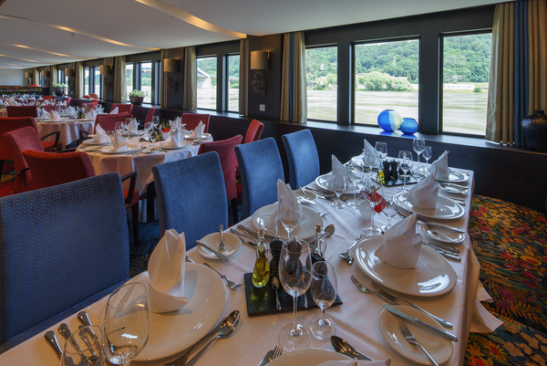 AmaWaterways VIOLA_dining_02.jpg